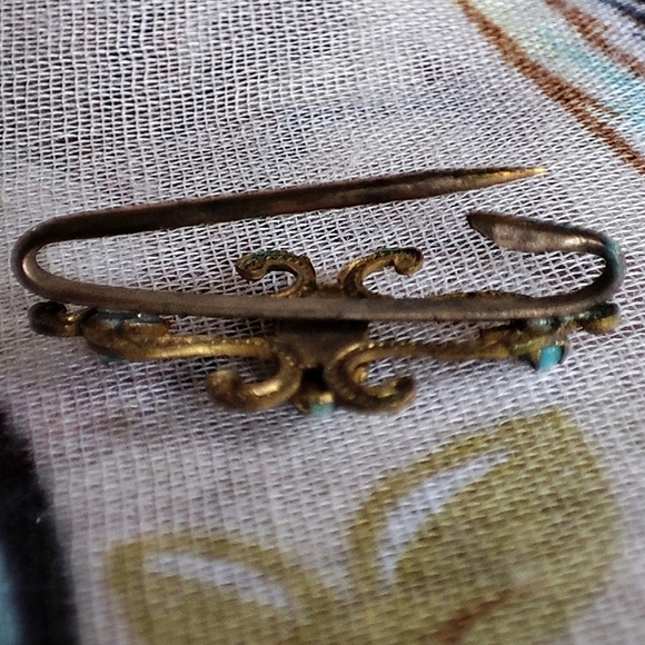 Victorian Turquoise Color Art Deco Vintage Brass Tone Bar Pin C Clasp - Picture 6 of 8